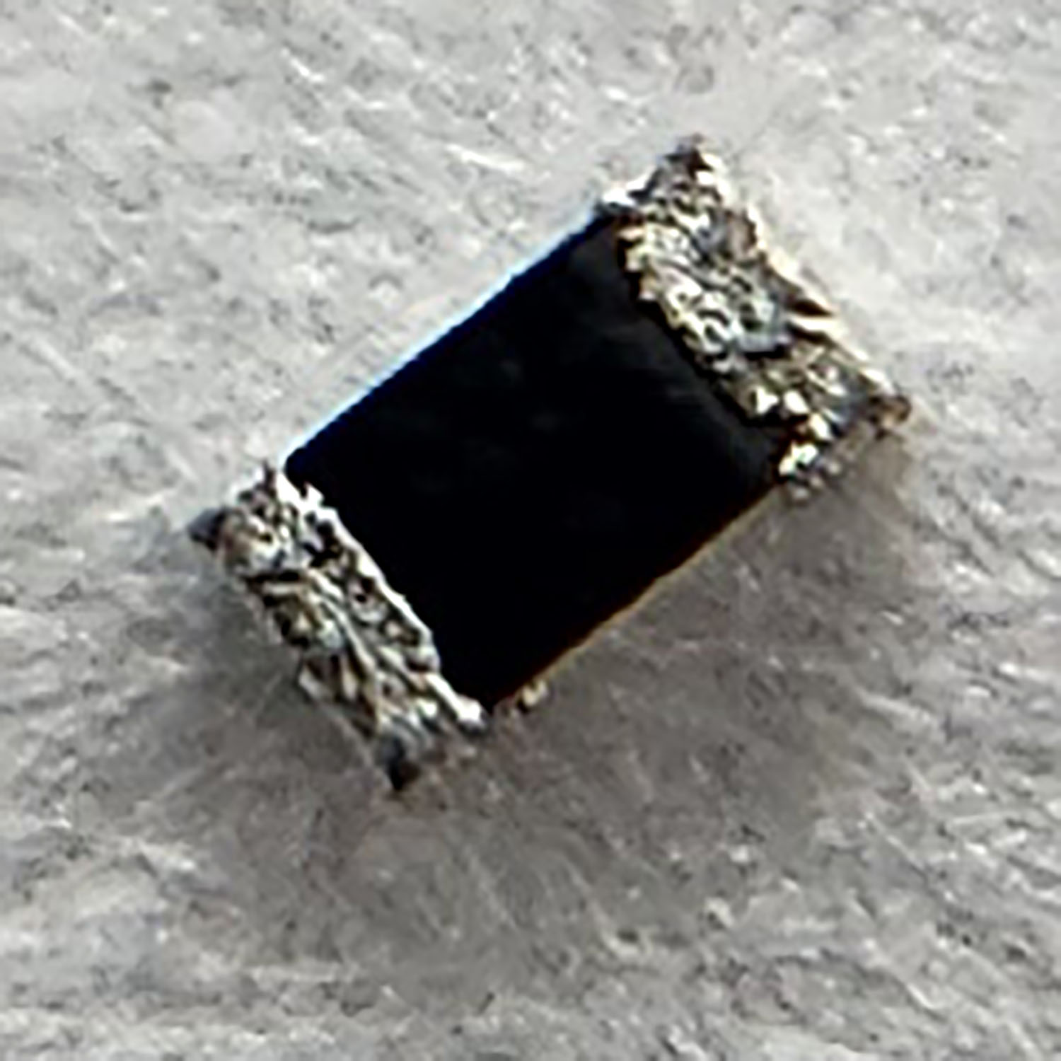 Icom 7030005090 – ERJ2GE Chip Resistor 100 kΩ