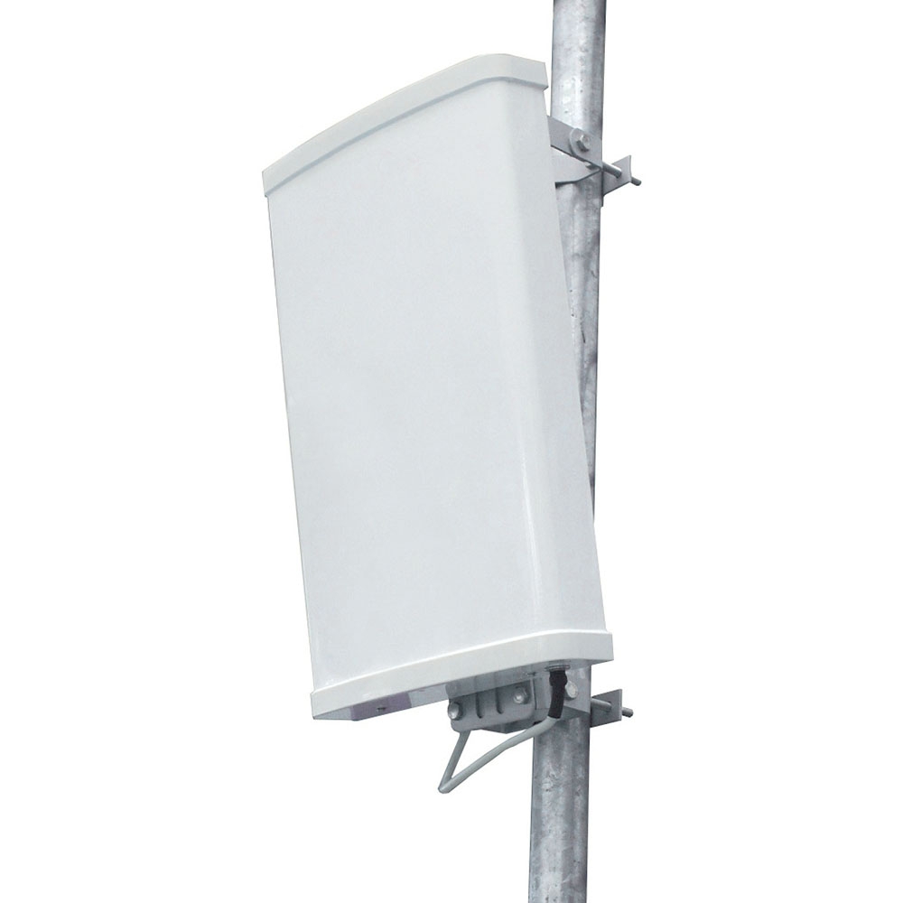 CMAX-EXT-43-I53 - Front View mounted on Pole